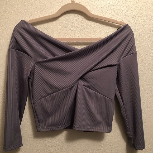 Off the shoulder - Picture 2 of 3